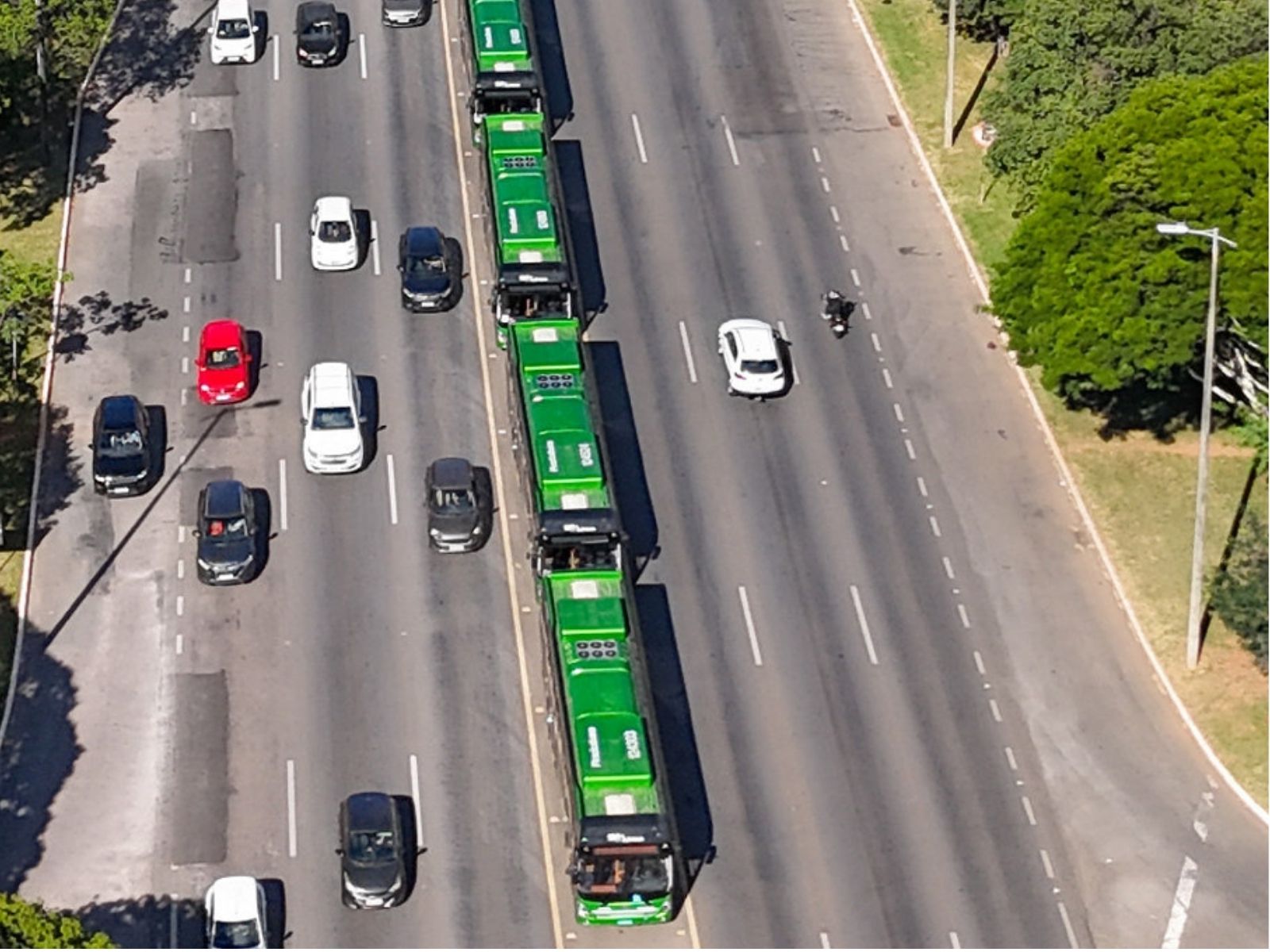 Distrito Federal recebe 85 ônibus 0 km, incluindo 45 modelos elétricos