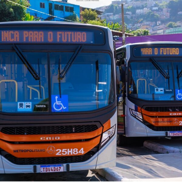 Emplacamentos de ônibus caem 10,76% no primeiro quadrimestre de 2026, aponta Fenabrave