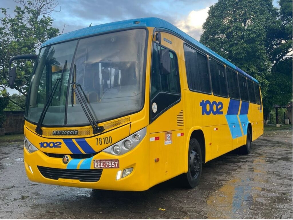 Expresso 1002 apresenta ônibus com pintura comemorativa pelos 70 anos