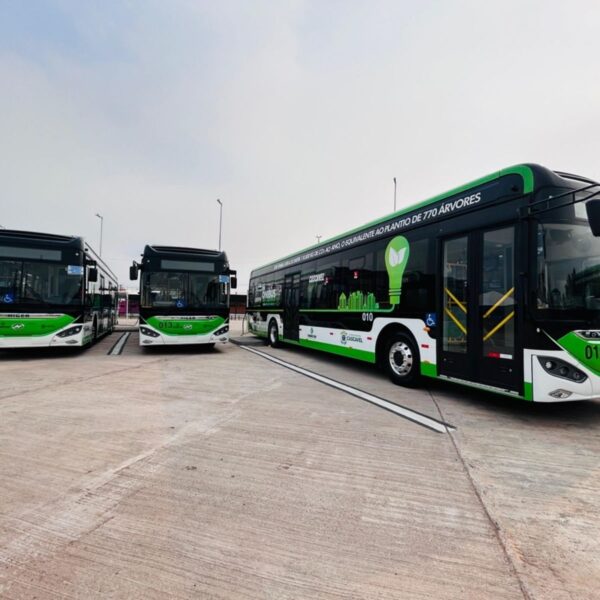 Higer inicia vendas de nova série de ônibus monoblocos na Europa e projeta modelos elétricos para o Brasil