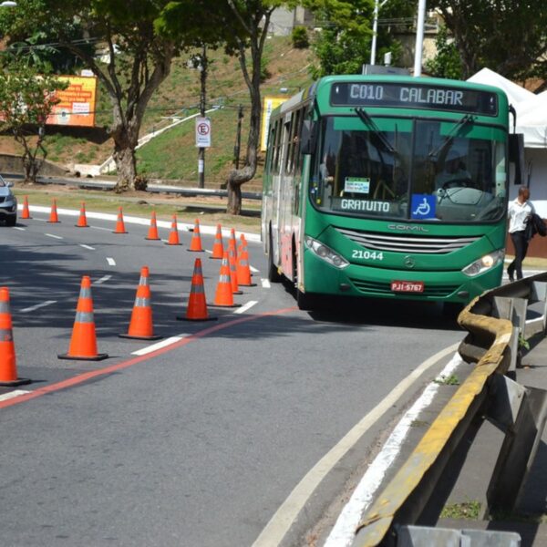 Justiça determina operação mínima de ônibus durante greve dos rodoviários em Salvador