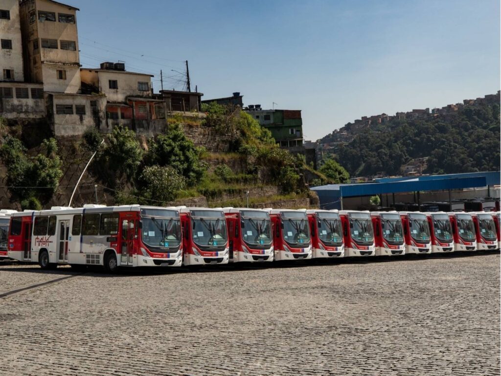 Marcopolo entrega 88 ônibus Torino para renovação de frota da Suzantur