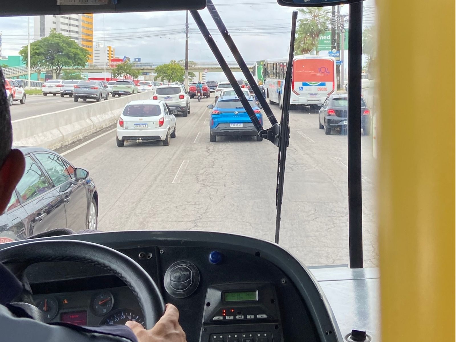 NTU afirma que mudança na escala 6x1 pode aumentar tarifa de ônibus