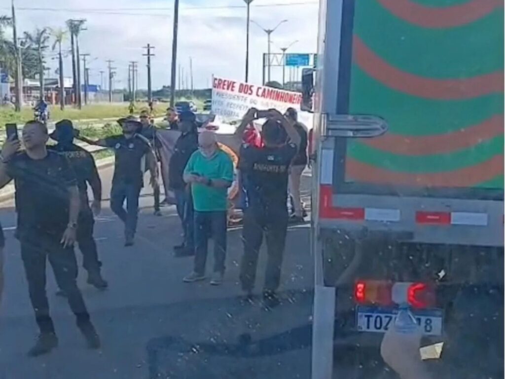 Paralisação de caminhoneiros causa lentidão na Grande Natal; linhas intermunicipais não foram afetadas