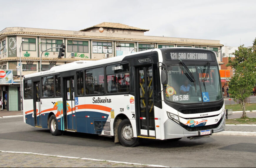 Passageiros da Região dos Lagos ganham nova forma de pagar passagem pelo celular com QR Code no ônibus