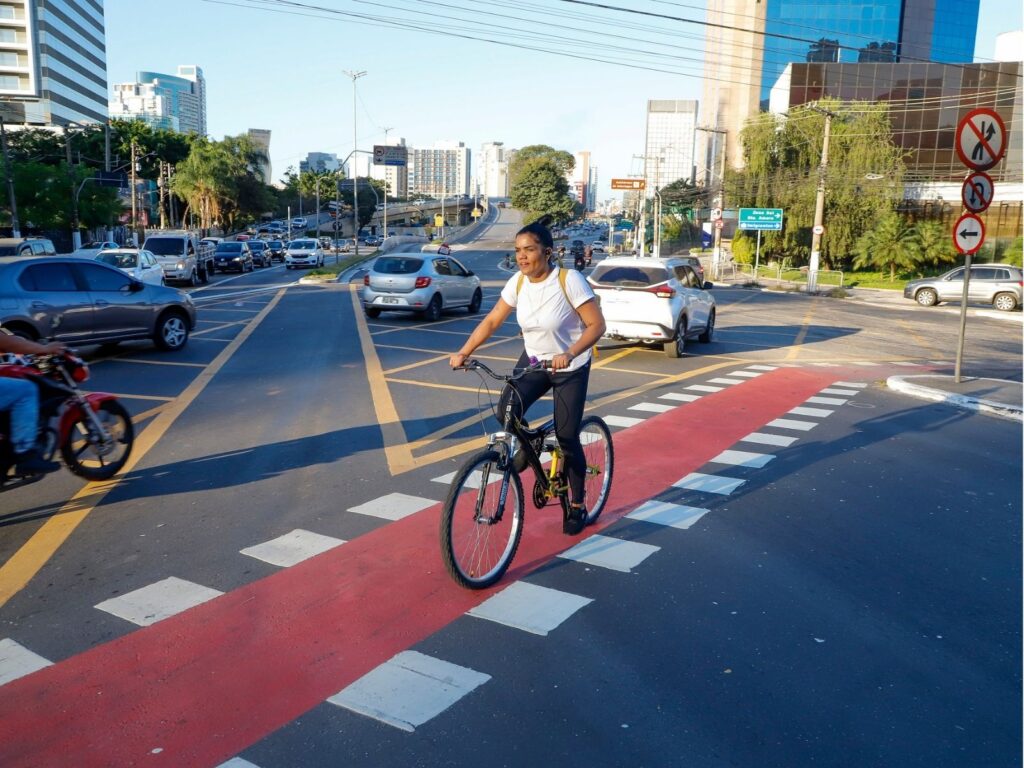 São Paulo regulamenta velocidade de bicicletas e circulação de autopropelidos