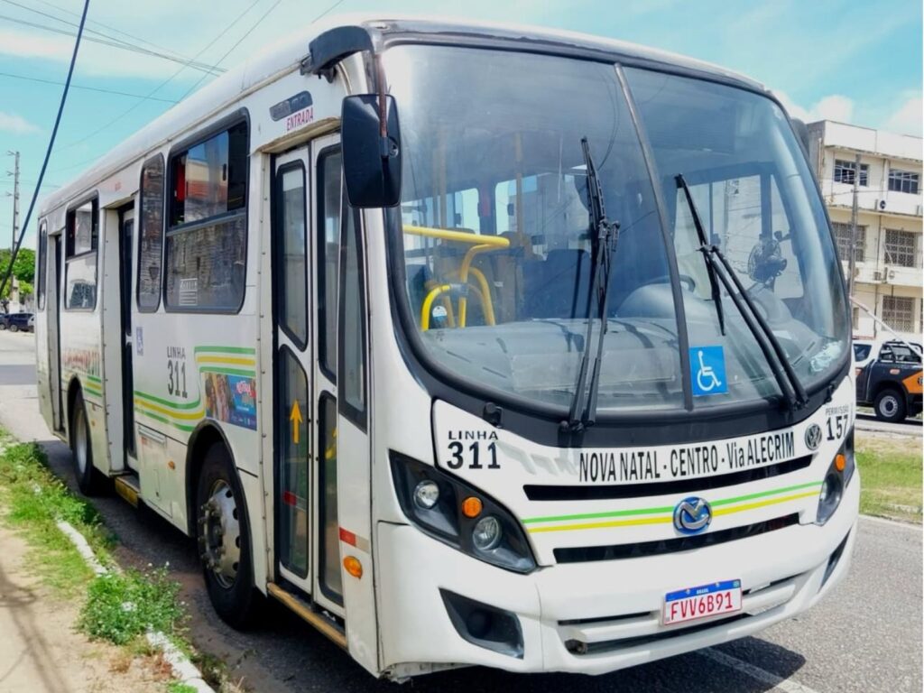 Transporte complementar de Natal ganha veículo 'micrão'