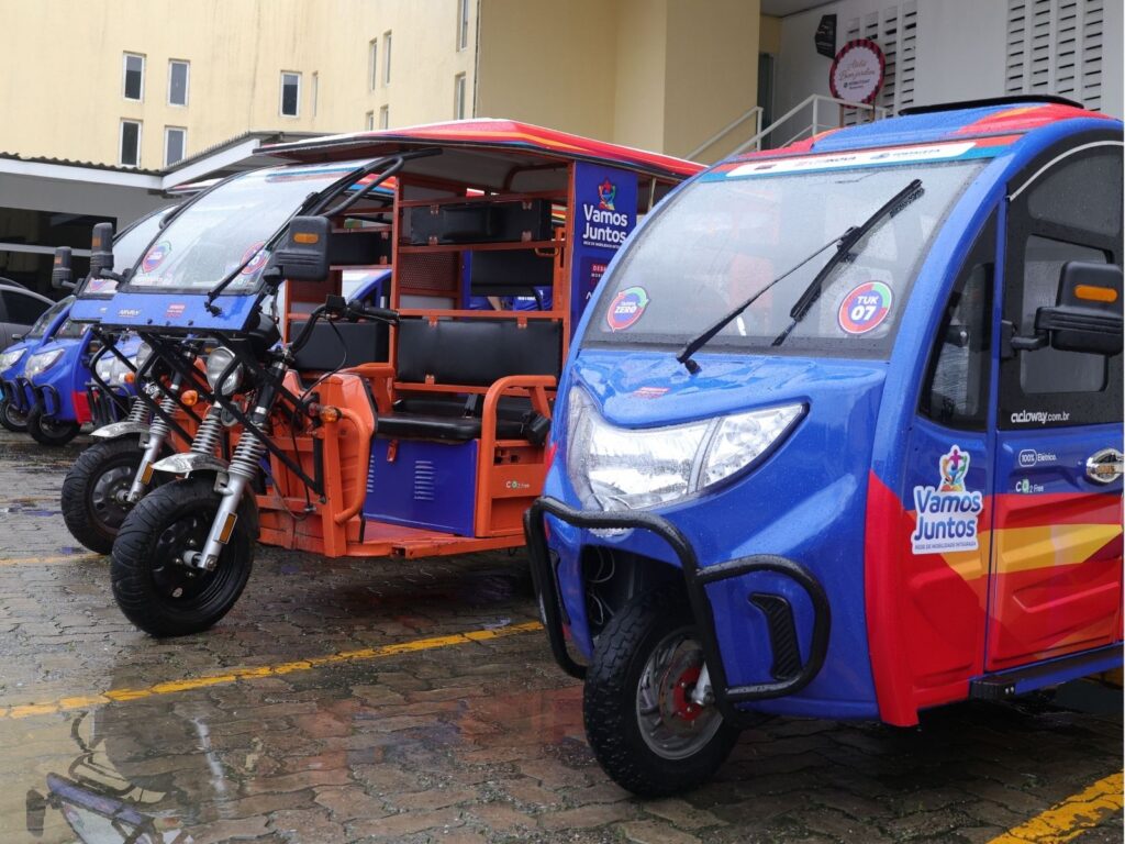 'Tuk-tuks' elétricos e gratuitos chegam a 1.000 viagens realizadas em Fortaleza