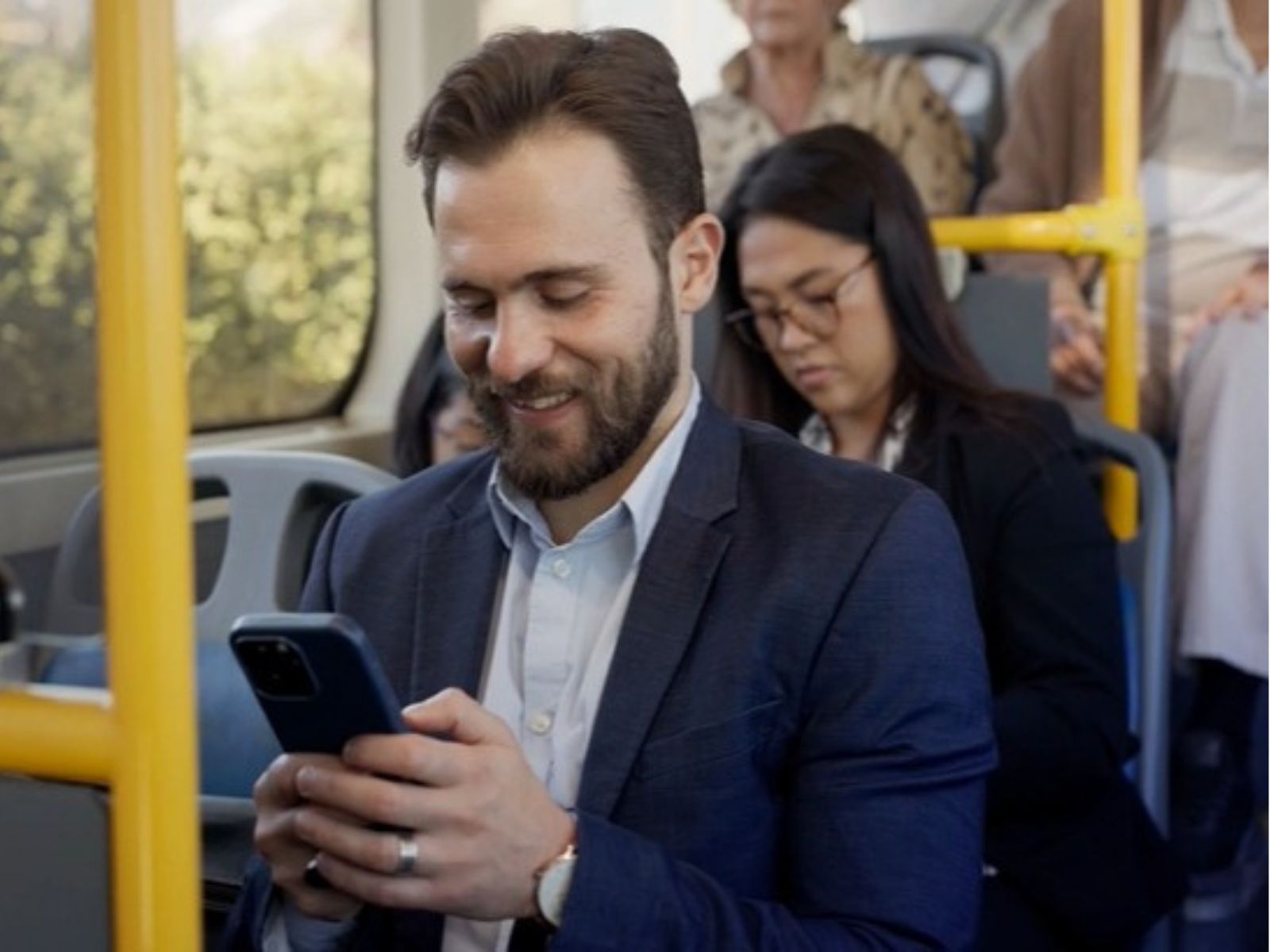 Visa Conecta e VaideBus lançam recarga de transporte público com Pix e biometria facial