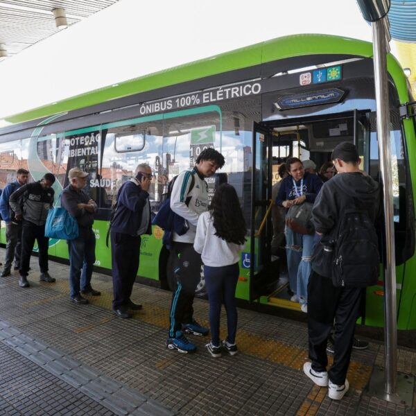 Brasil está entre os mercados com maior potencial para ônibus elétricos, indica relatório