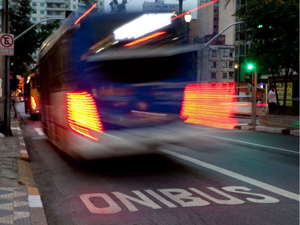 Federação de Transportes promove debate sobre impactos do fim da escala 6x1 no setor