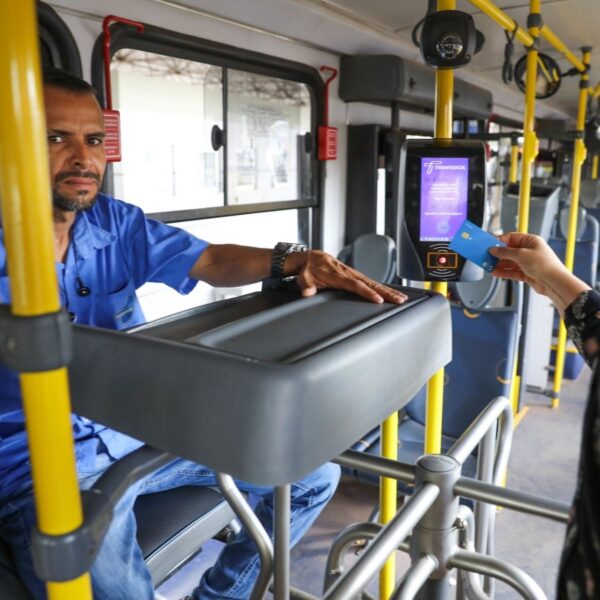 Governo do DF reafirma permanência dos cobradores no transporte público
