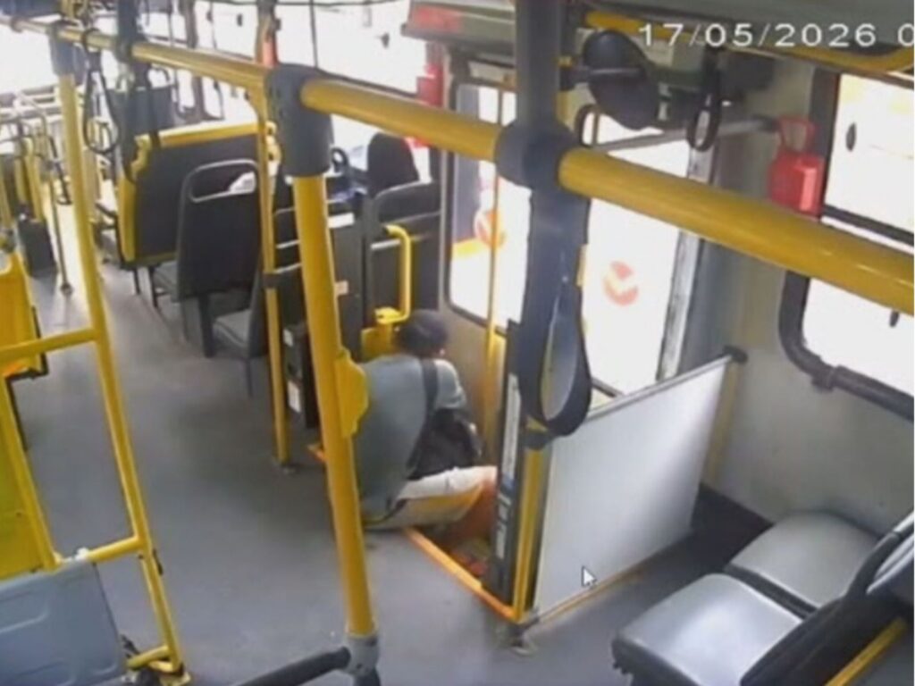 Homem é preso após furtar controle de elevador de acessibilidade de ônibus no Recife