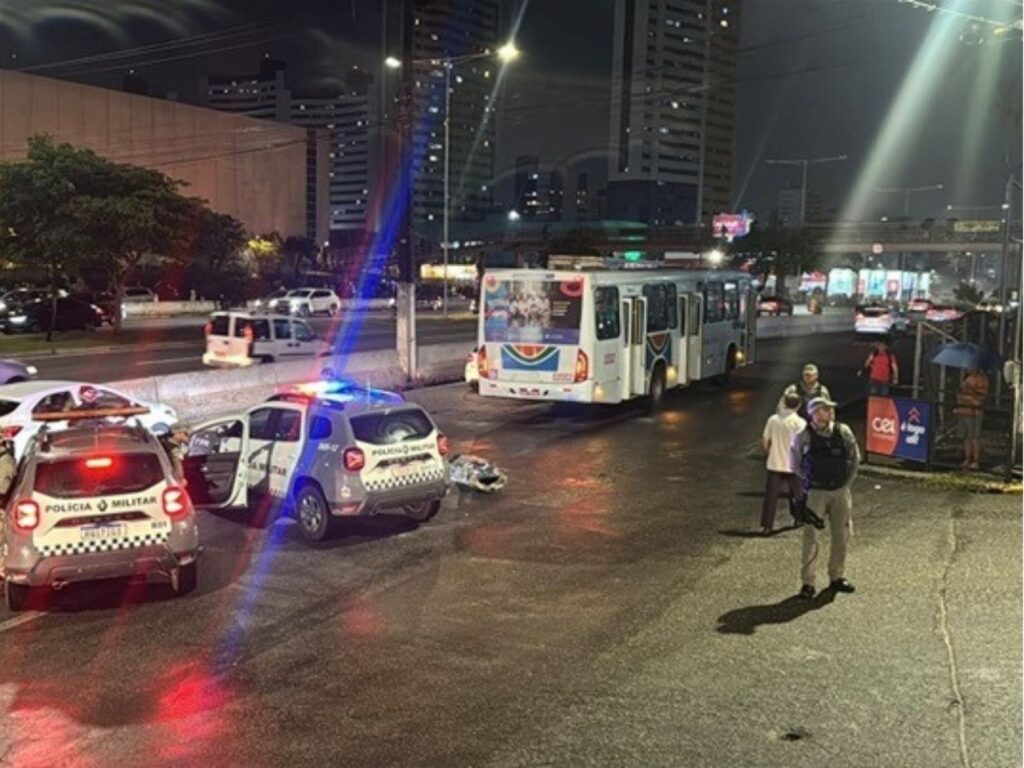 Homem morre após ser atropelado por ônibus na BR-101, em Natal