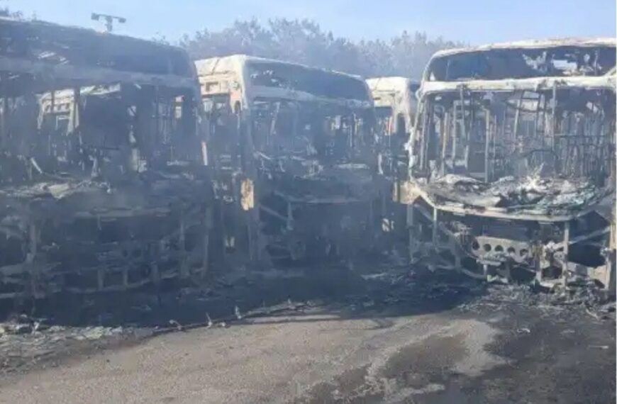 Incêndio destrói 27 ônibus na garagem da empresa Viação Anchieta em Belo Horizonte