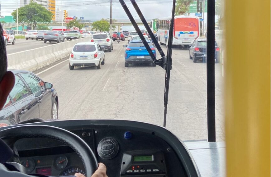 Inteligência Artificial no setor de transporte: os riscos da automação baseada em informações inconsistentes