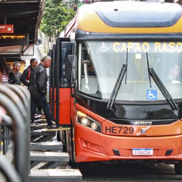 Justiça atende empresas de ônibus e suspende publicação do edital da licitação do transporte coletivo de Curitiba