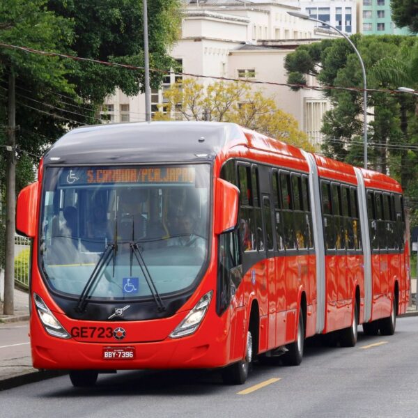 Justiça nega pedido de empresas e mantém andamento da licitação do transporte de Curitiba