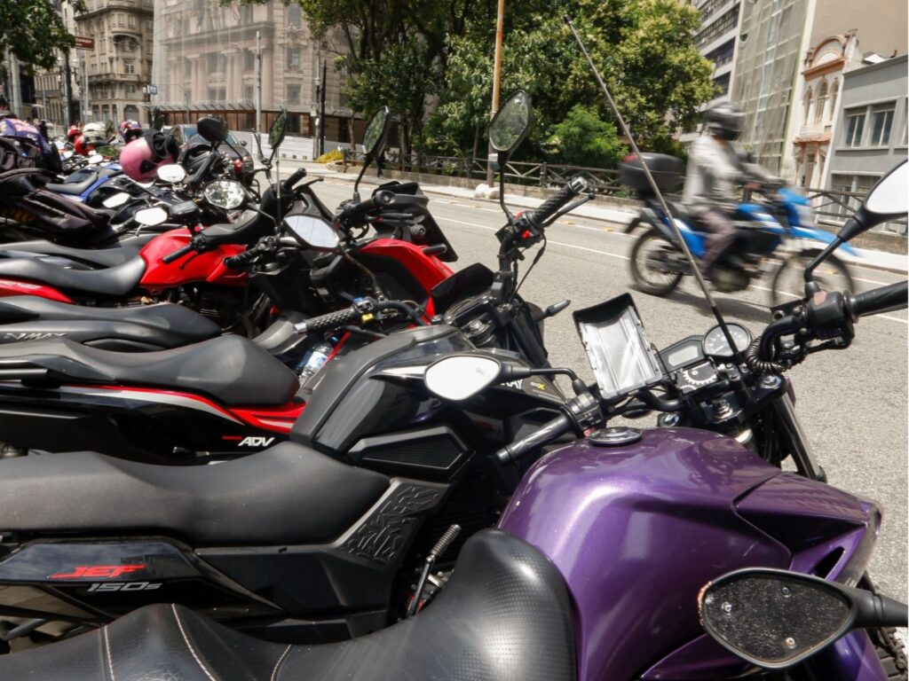 Lula lança programa de financiamento de motos voltado a entregadores e trabalhadores de aplicativos