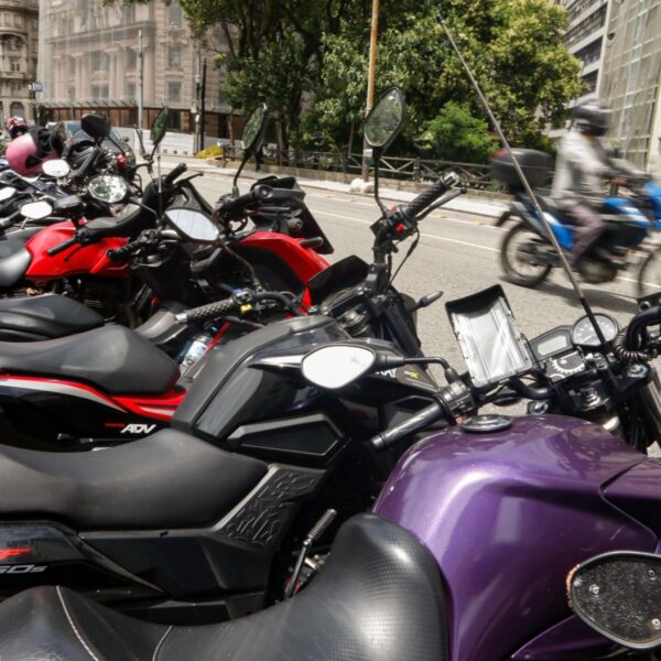 Lula lança programa de financiamento de motos voltado a entregadores e trabalhadores de aplicativos