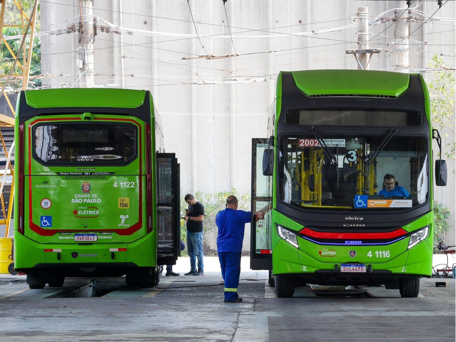 Mercado de ônibus elétricos cresce 12% em 2026 e mantém disputa entre BYD, Eletra e Caio