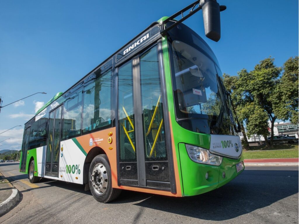 Praia Grande inicia testes com ônibus elétricos e avalia futuro da frota municipal