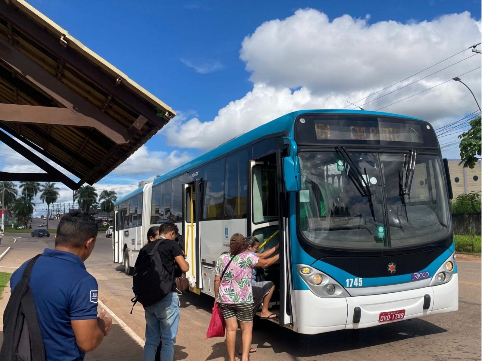 Rio Branco abre contratação emergencial para manter operação do transporte coletivo