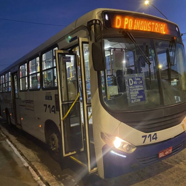 Rodoviários realizam paralisação em linhas da Trampolim da Vitória na tarde desta quarta (17)