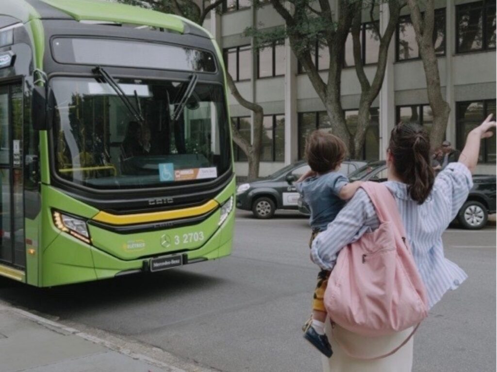 Conforto no Caminho: o ônibus como espaço de acolhimento e grandes histórias