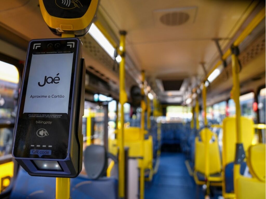 Pagamento por Pix nos ônibus do Rio supera 345 mil transações em um mês