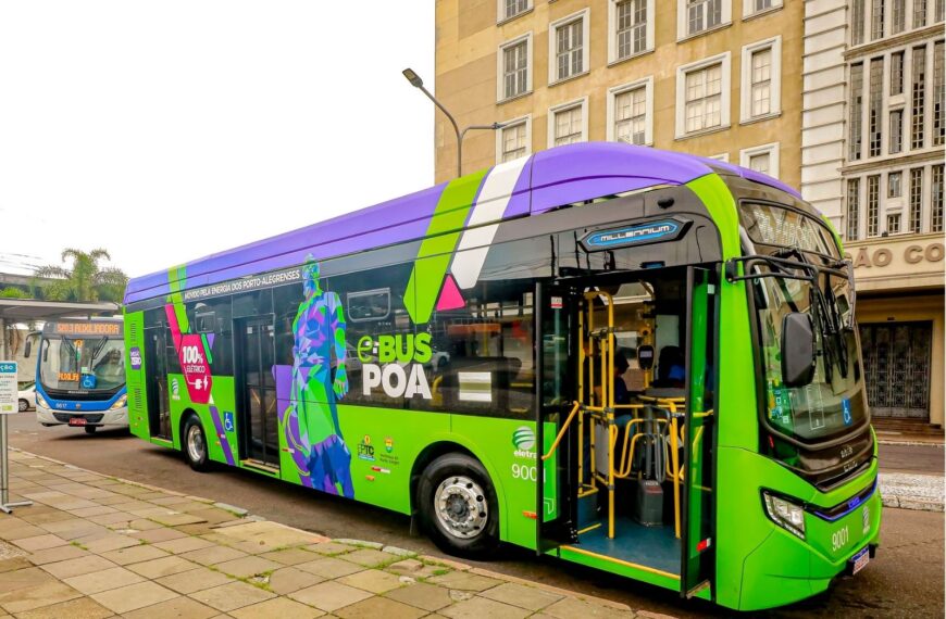 Porto Alegre assina financiamento de R$ 447,7 milhões para compra de 100 ônibus elétricos