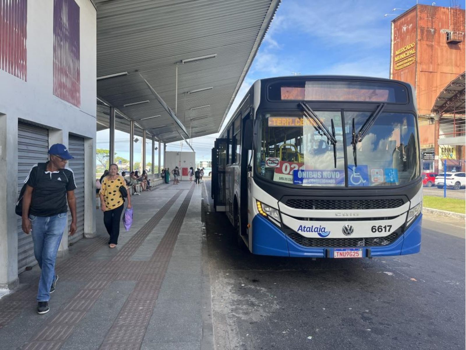 Prefeitura de Aracaju lança licitação para aquisição de 36 ônibus urbanos zero quilômetro