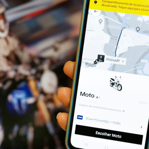 Prefeitura de São Paulo terá de autorizar Uber Moto após decisão judicial; Nunes contesta medida