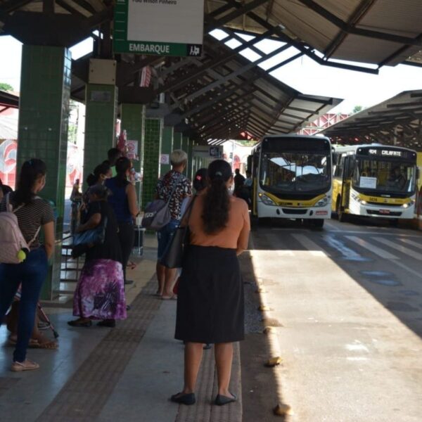 Rio Branco convoca proprietários de vans e ônibus para reforçar transporte coletivo emergencial