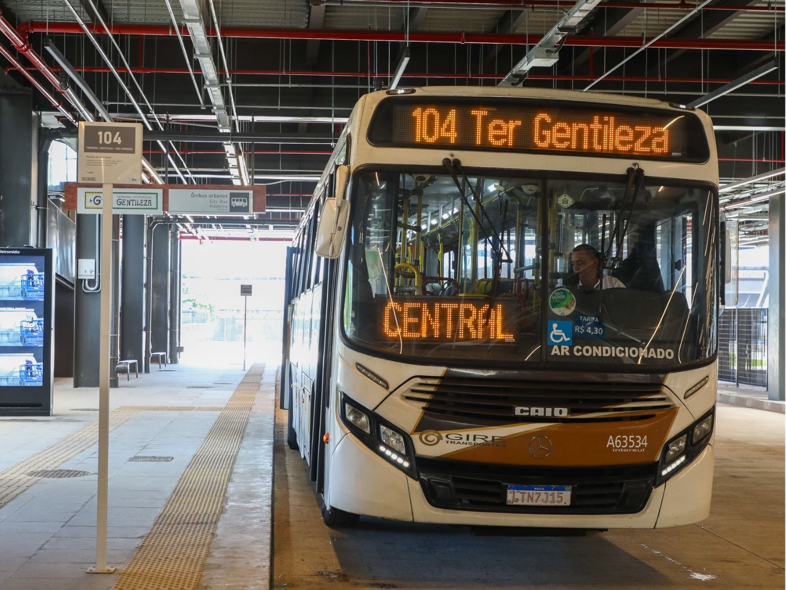 Rodoviários suspendem paralisação e ônibus voltam a circular normalmente no Rio de Janeiro
