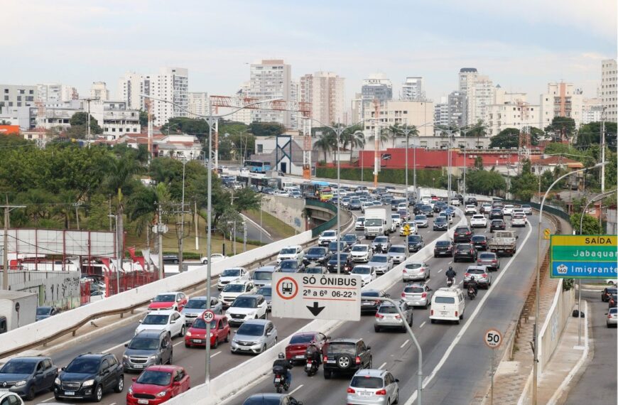 Tempo gasto no trânsito pesa cada vez mais no bolso dos brasileiros