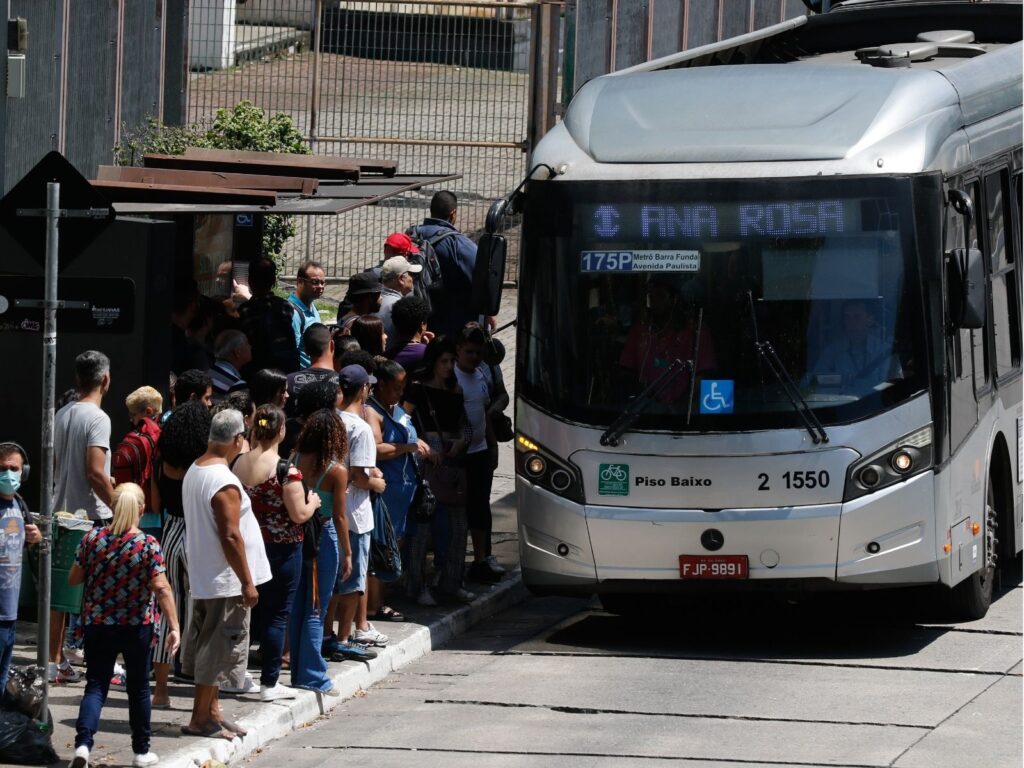 Lula descarta tarifa zero no transporte público em eventual 4º mandato