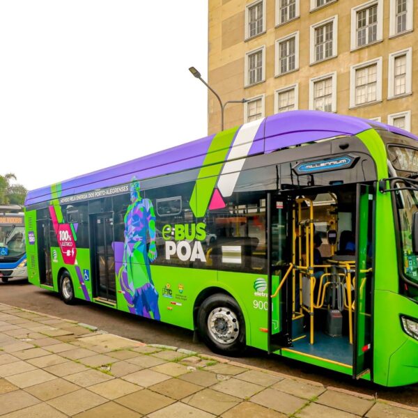 Ônibus elétricos geram economia de R$ 2 milhões em Porto Alegre