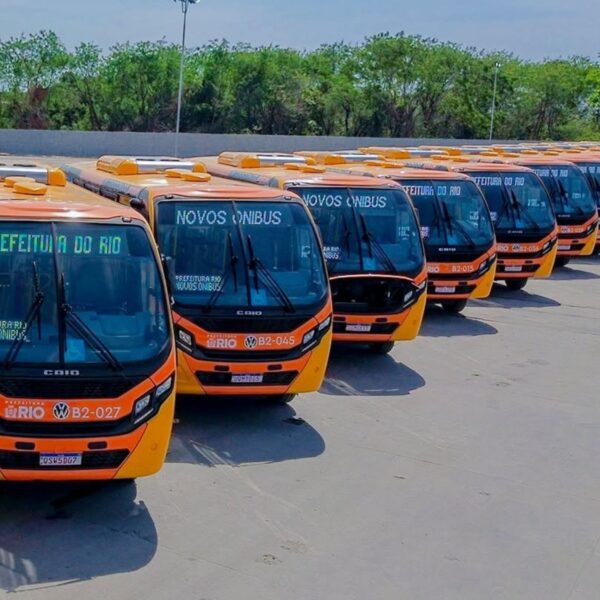 Prefeitura do Rio entrega 54 novos ônibus e primeira garagem pública na Zona Oeste