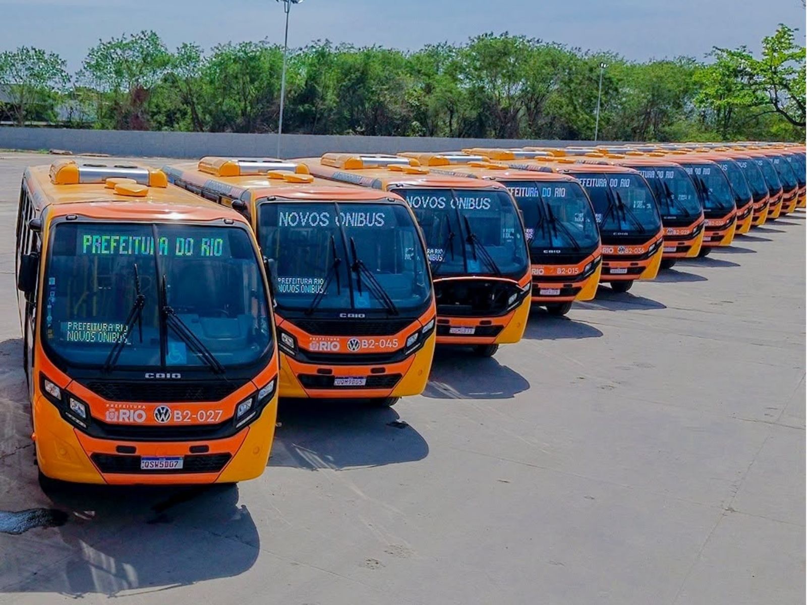 Prefeitura do Rio entrega 54 novos ônibus e primeira garagem pública na Zona Oeste