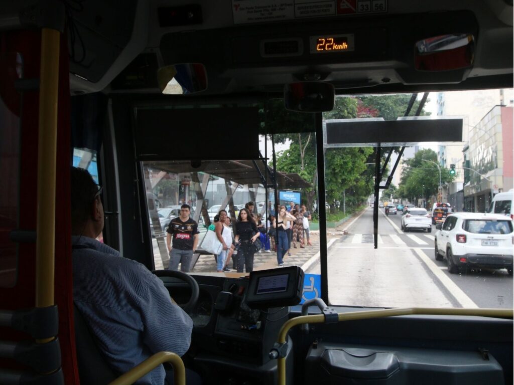 Salário de motorista de ônibus em São Paulo passa a R$ 4.563,86 após acordo