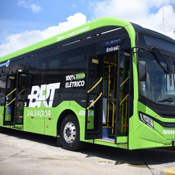 Salvador avança em projeto para integrar 100 novos ônibus elétricos no BRT