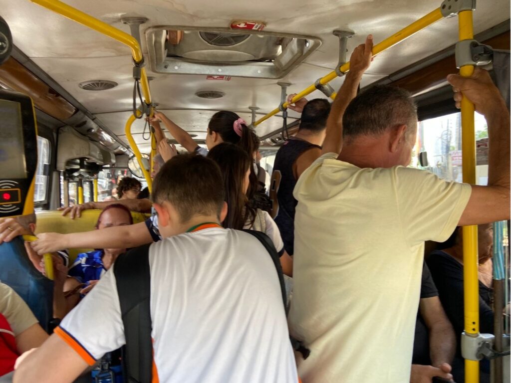 Seis em cada dez passageiros estão insatisfeitos com ônibus no Brasil