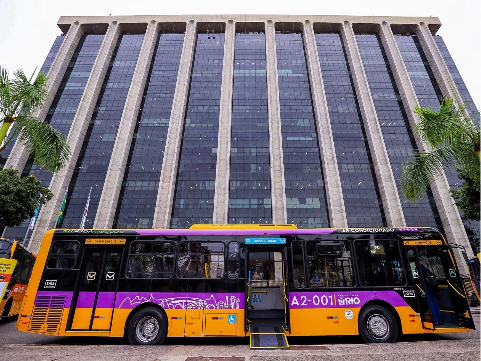 Sistema RIO começa a operar com novos ônibus na Zona Oeste do Rio