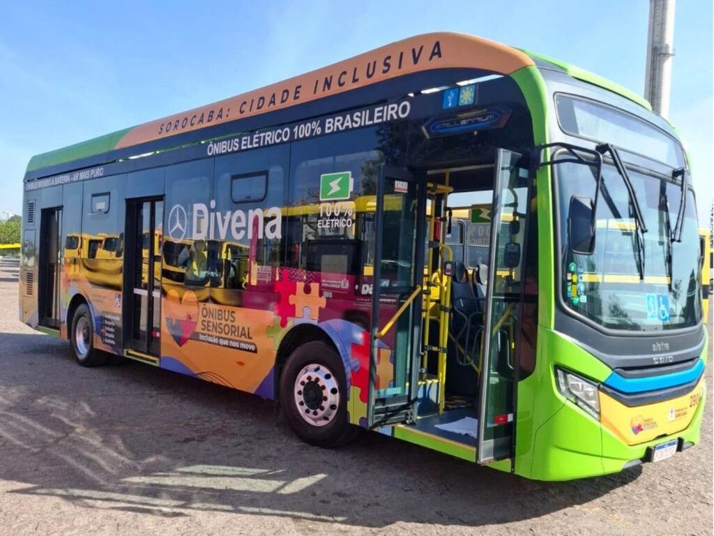 Sorocaba apresenta Ônibus Sensorial elétrico adaptado para passageiros com autismo