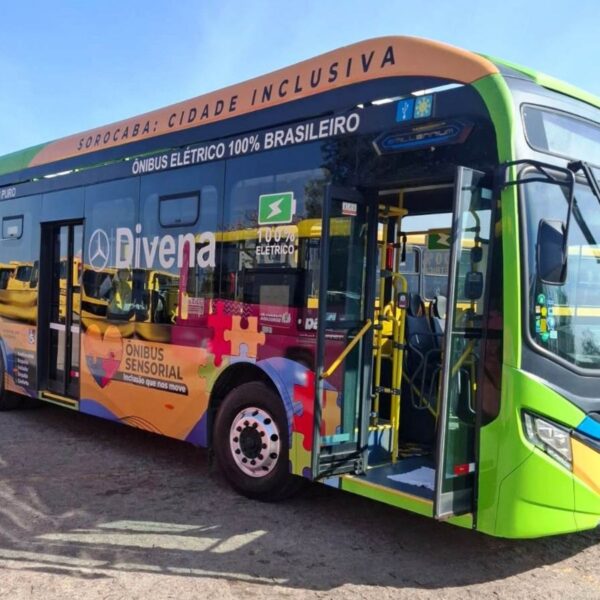 Sorocaba apresenta Ônibus Sensorial elétrico adaptado para passageiros com autismo