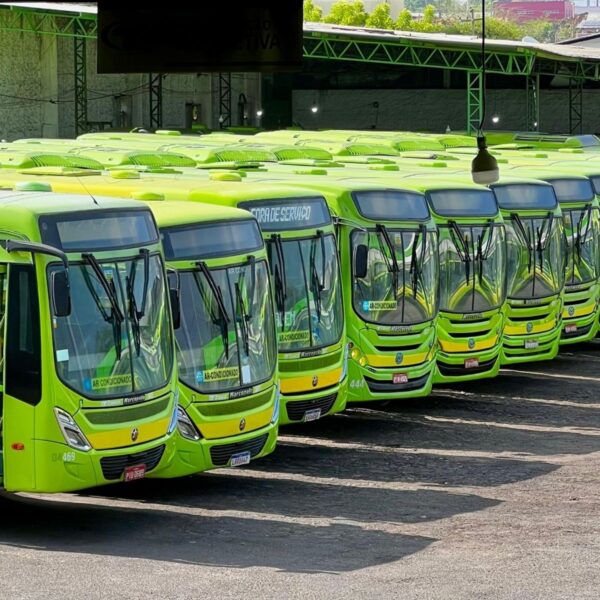 Teresina confirma a compra de 150 novos ônibus e 500 abrigos de concreto