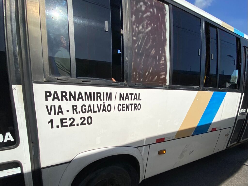 Transporte alternativo intermunicipal circula com falhas estruturais e de segurança na Grande Natal
