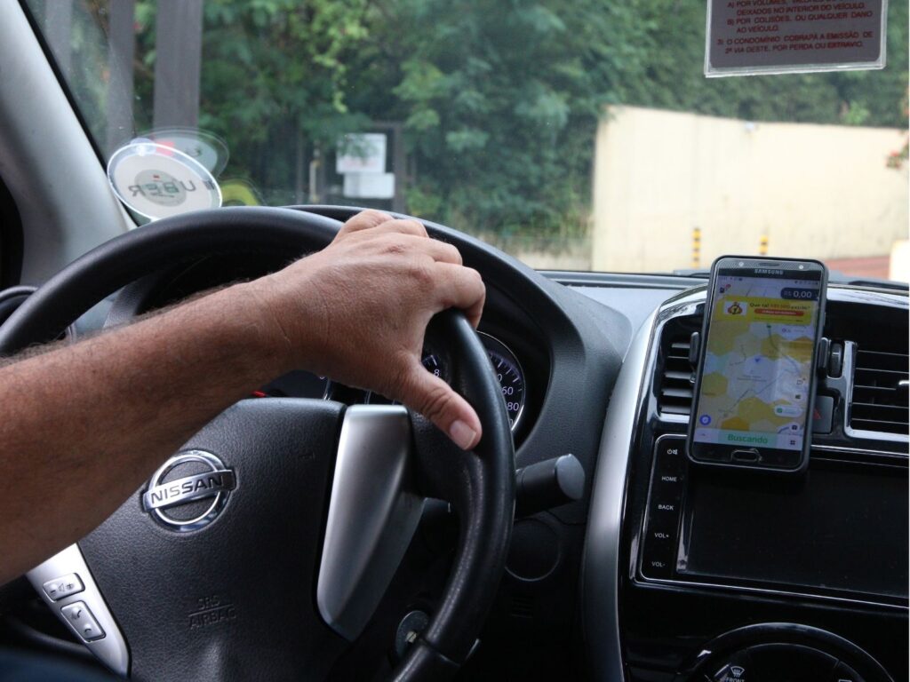 Uberização: STF adia julgamento sobre vínculo entre motoristas e plataformas
