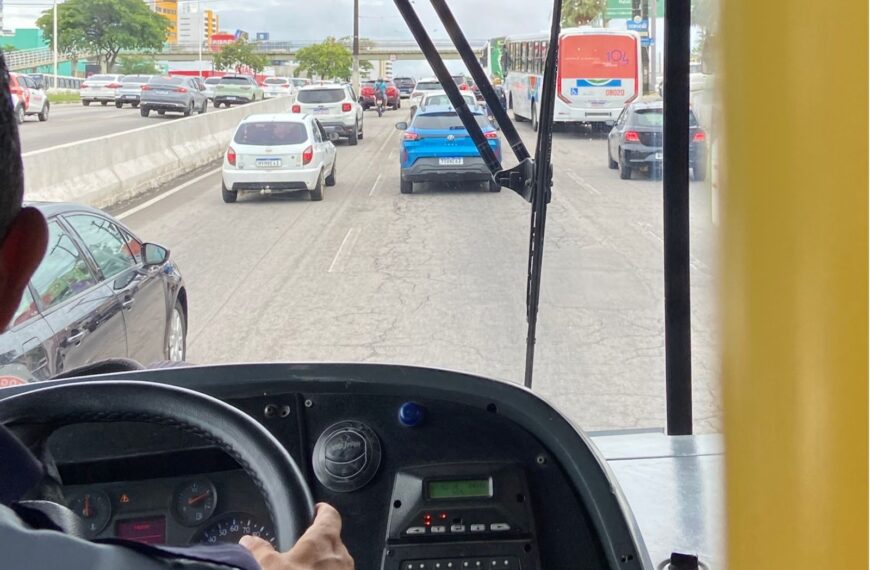 Fim da escala 6x1 no setor de transportes traz impasse sobre custos e contratação de motoristas